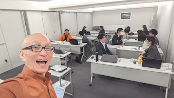 2026年1月30日、プロ講演会講師の酒井とし夫が静岡県三島市の株式会社MISH様本社にて企業研修講師を担当しました。