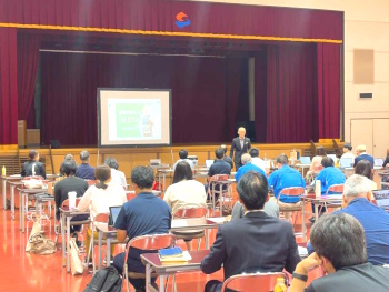 新潟県佐渡市地域振興部地域産業振興課主催の地域振興セミナーでプロビジネス講演会講師の酒井とし夫が講師を務めました。