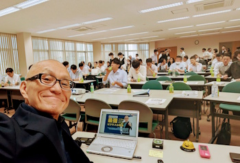 2026年7月25日に兵庫県神戸市で開催された(株)ヤマイチ様主催の決起大会で酒井とし夫が講師を務めました。